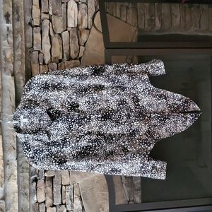 🆕Nine West Patterned Button Down Blouse